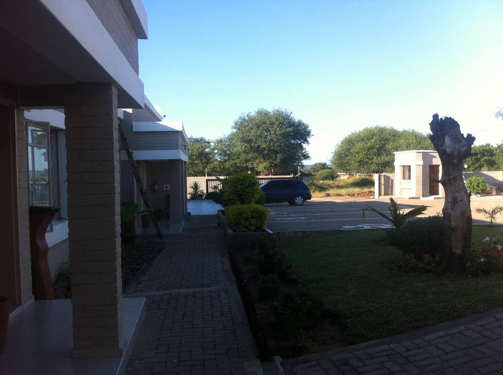 Hill View Inn Serowe Kültér fotó