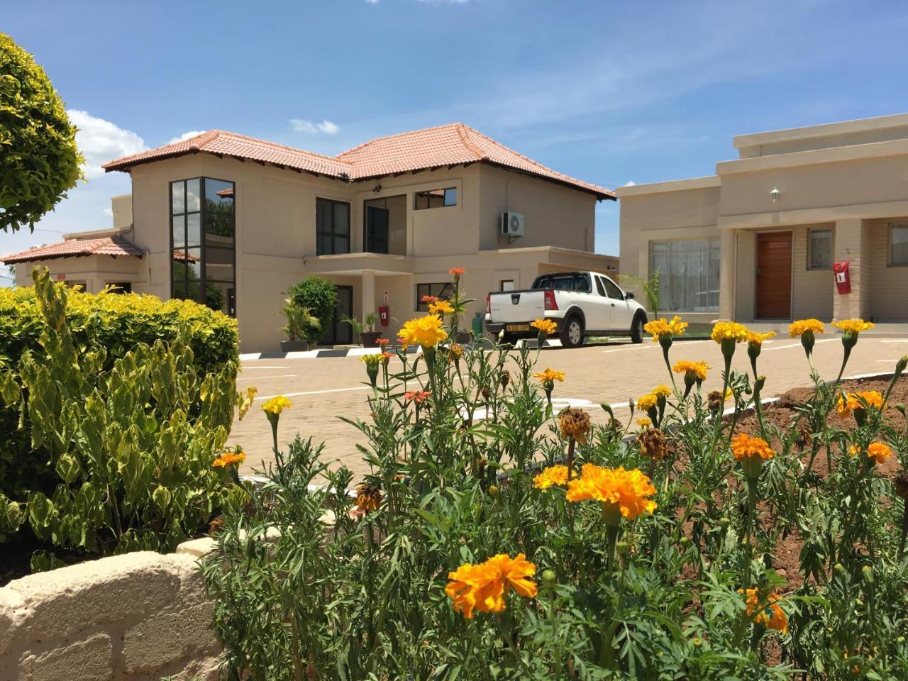Hill View Inn Serowe Kültér fotó